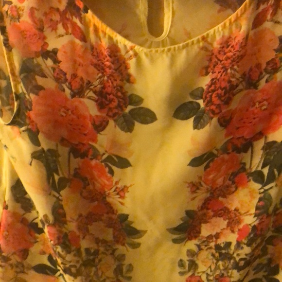 Yellow Floral Blouse - Picture 2 of 5